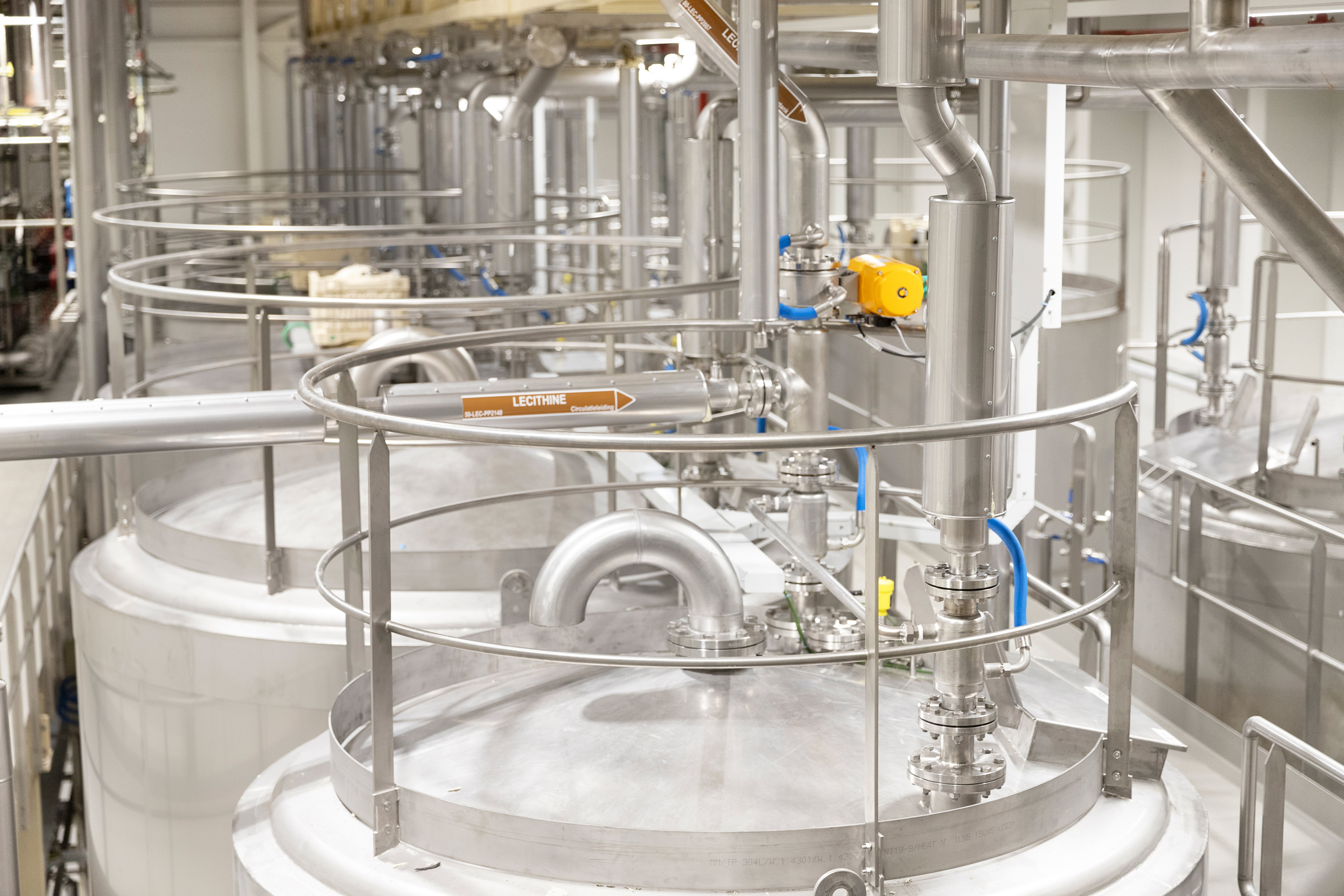 28 stainless steel chocolate tanks for sustainable Belcolade chocolate production by Gpi De Gouwe Lagertank