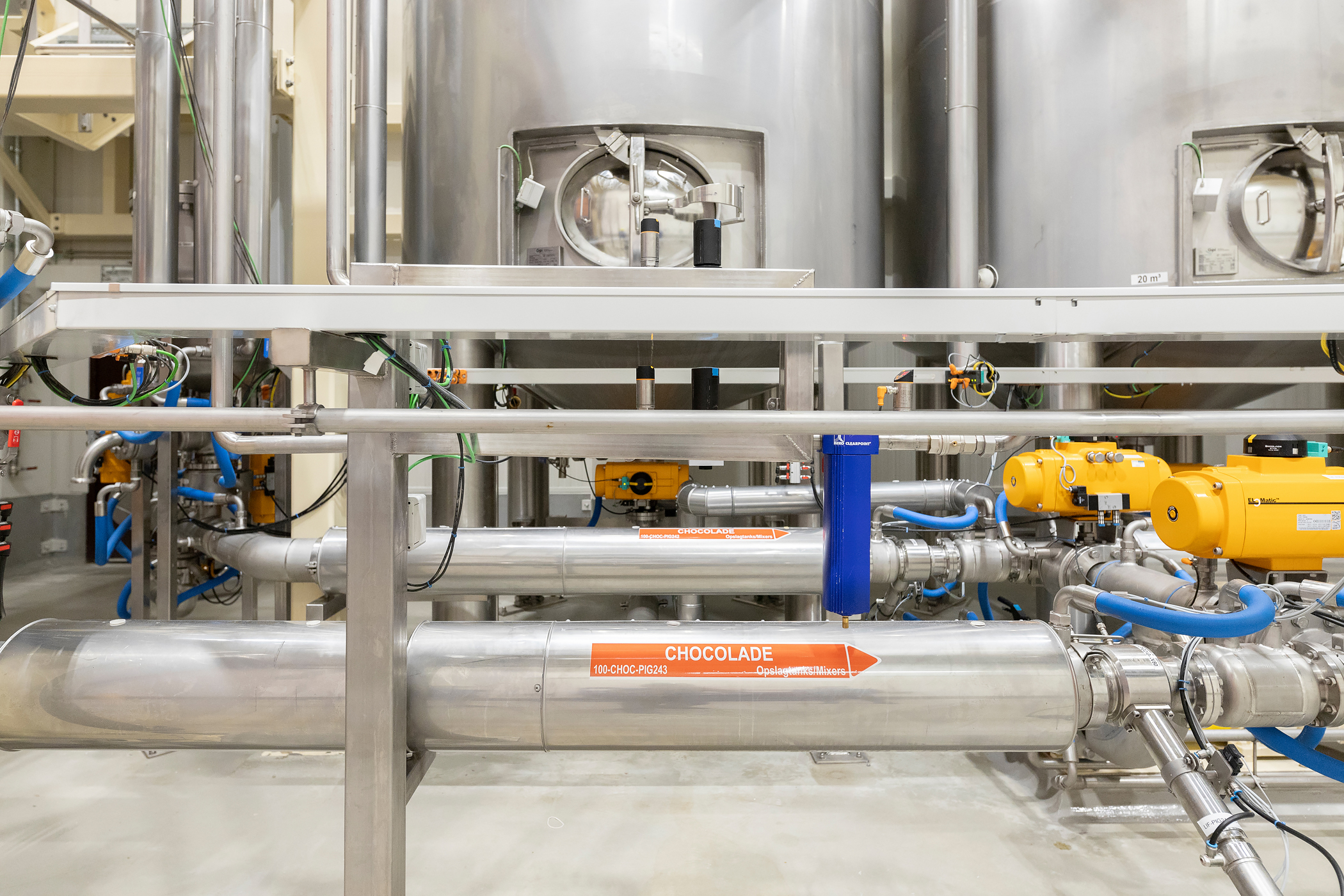 28 stainless steel chocolate tanks for sustainable Belcolade chocolate production by Gpi De Gouwe Lagertank